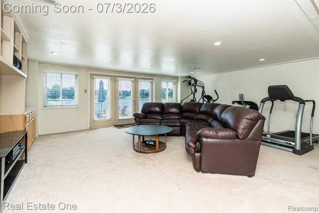 6489 Shoreline Drive, Troy, MI 48085 — Photo 38