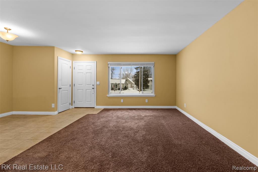 58629 Wallington, Washington, MI — Photo 3