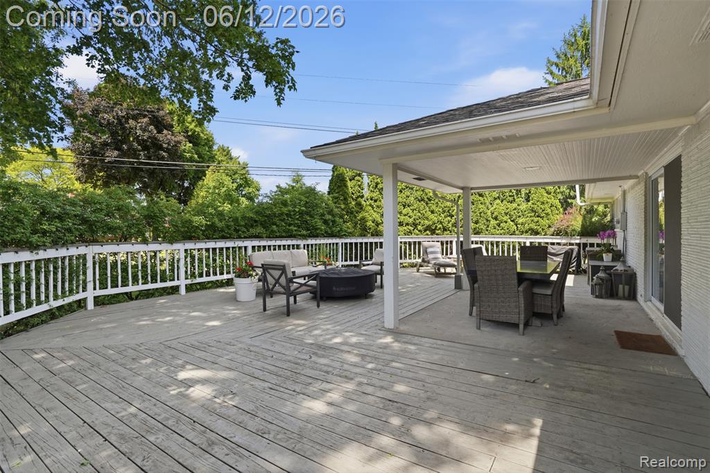 6998 Meadowlake Road, Bloomfield Hills, MI 48301 — Photo 32