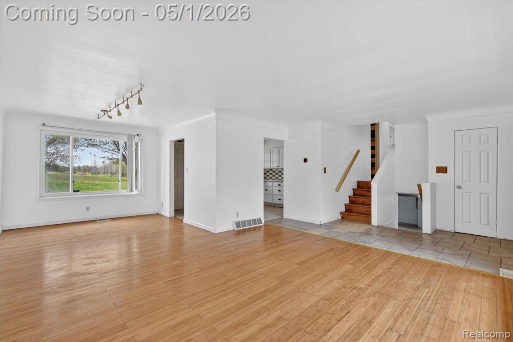 5457 E Frances Road, Mount Morris, MI 48458 — Photo 8