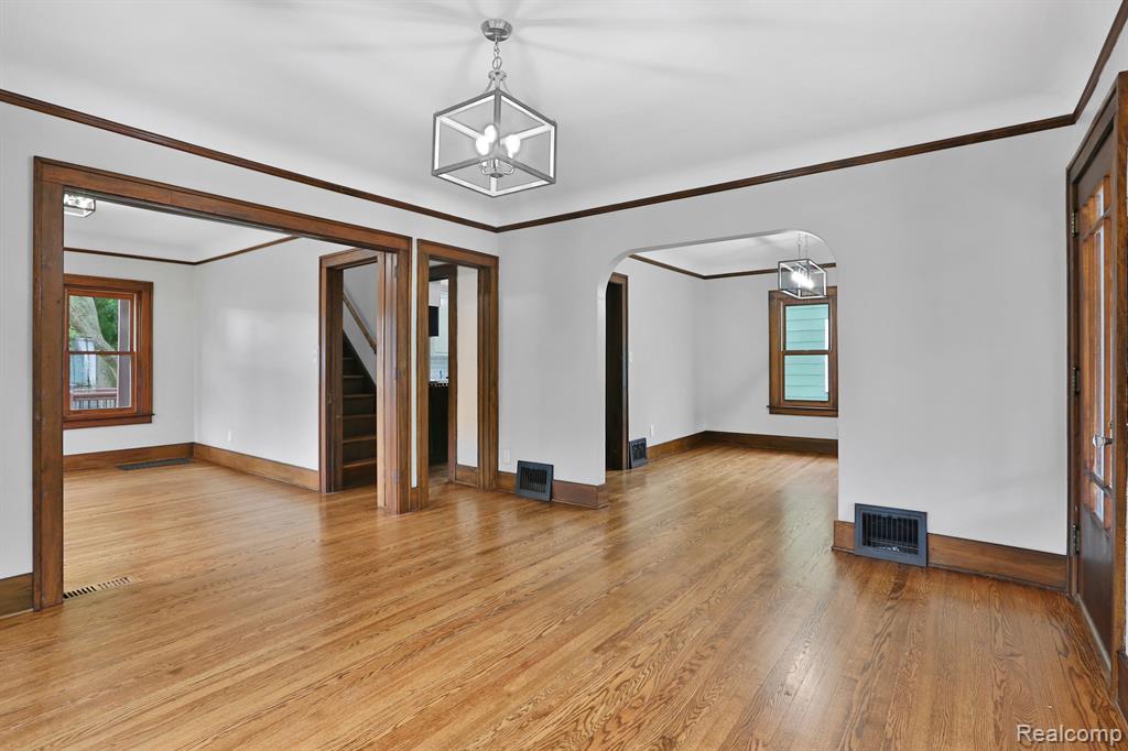 252 E ANN ARBOR Trail, Plymouth, MI 48170 — Photo 10