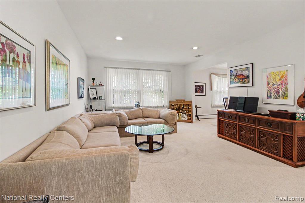5535 Pembury Lane, West Bloomfield, MI — Photo 6