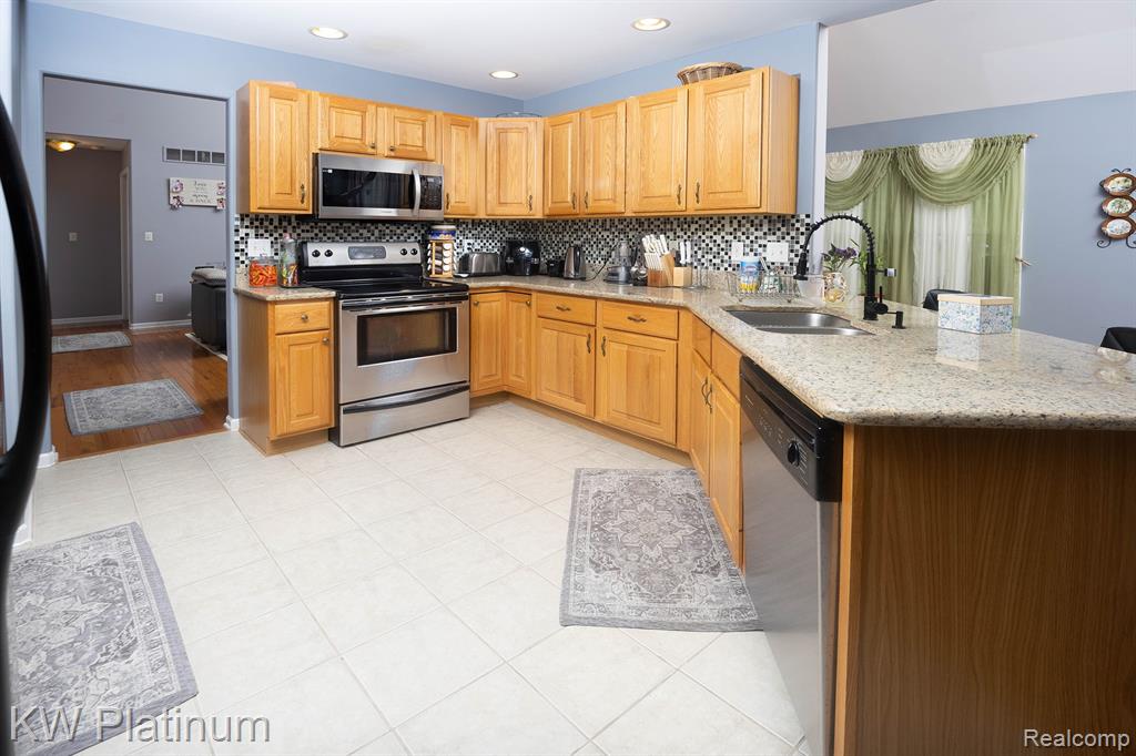 3167 Blackheath Court, Port Huron, MI 48060 — Photo 10