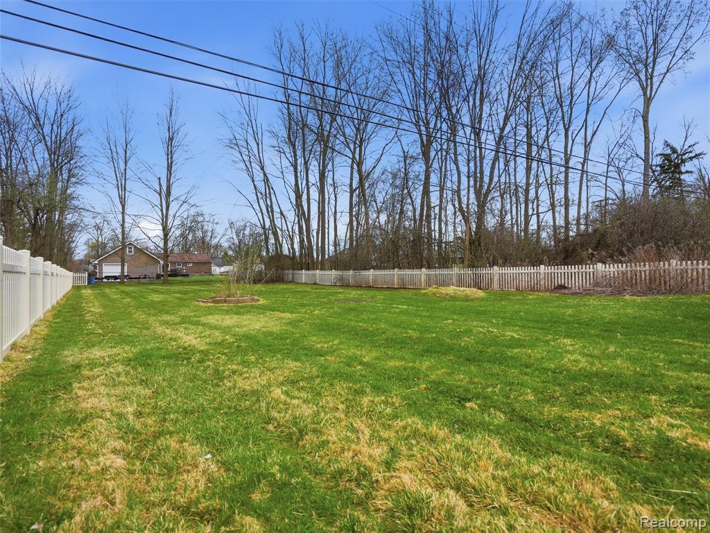 15380 Maxwell Avenue, Plymouth, MI 48170 — Photo 5