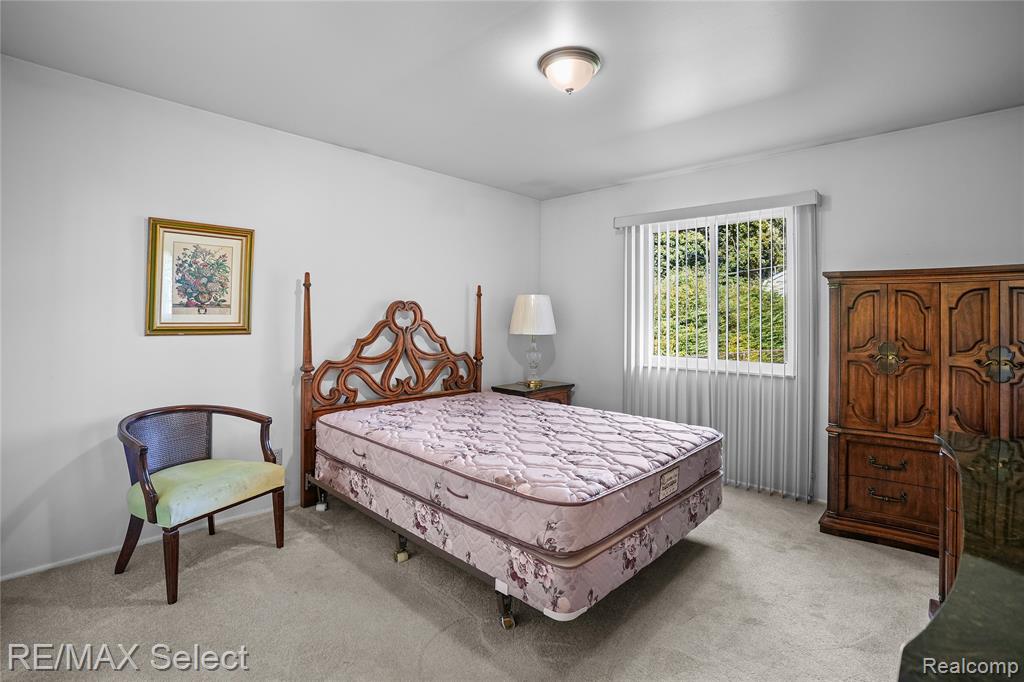 4290 Hedgethorn Circle, Burton, MI 48509 — Photo 23