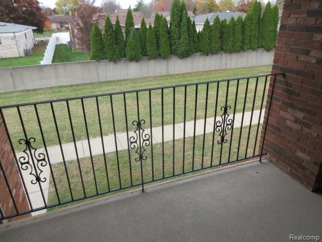 43237 CAPE Drive, Sterling Heights, MI 48313 — Photo 21