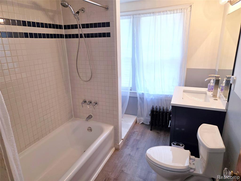 205 E Iroquois Road, Pontiac, MI 48341 — Photo 21