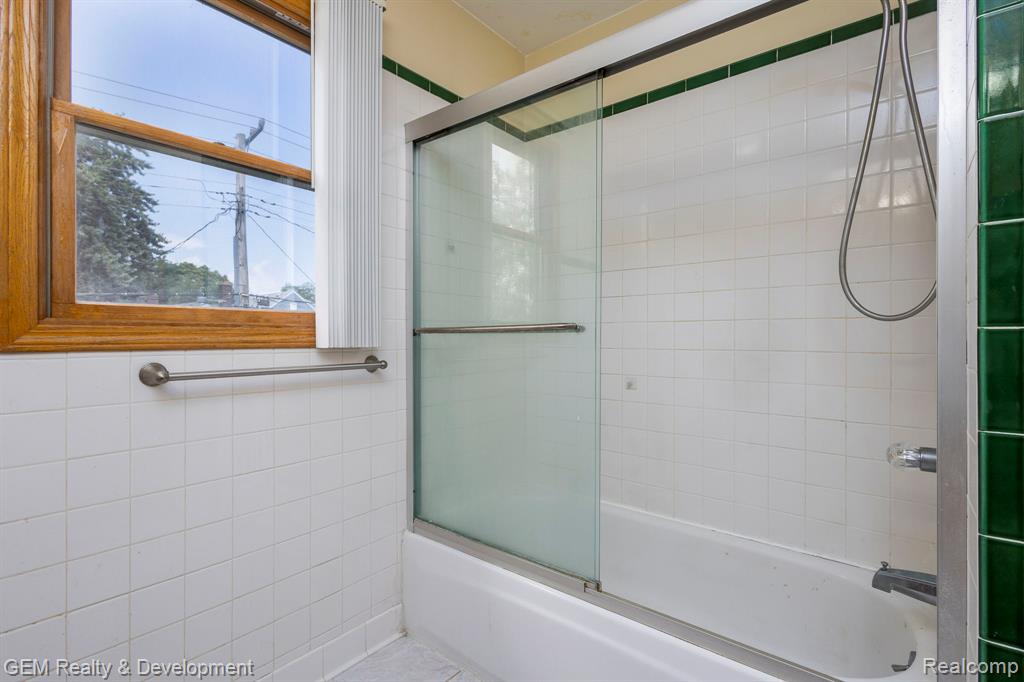 422 Clinton Street, Wyandotte, MI 48192 — Photo 25