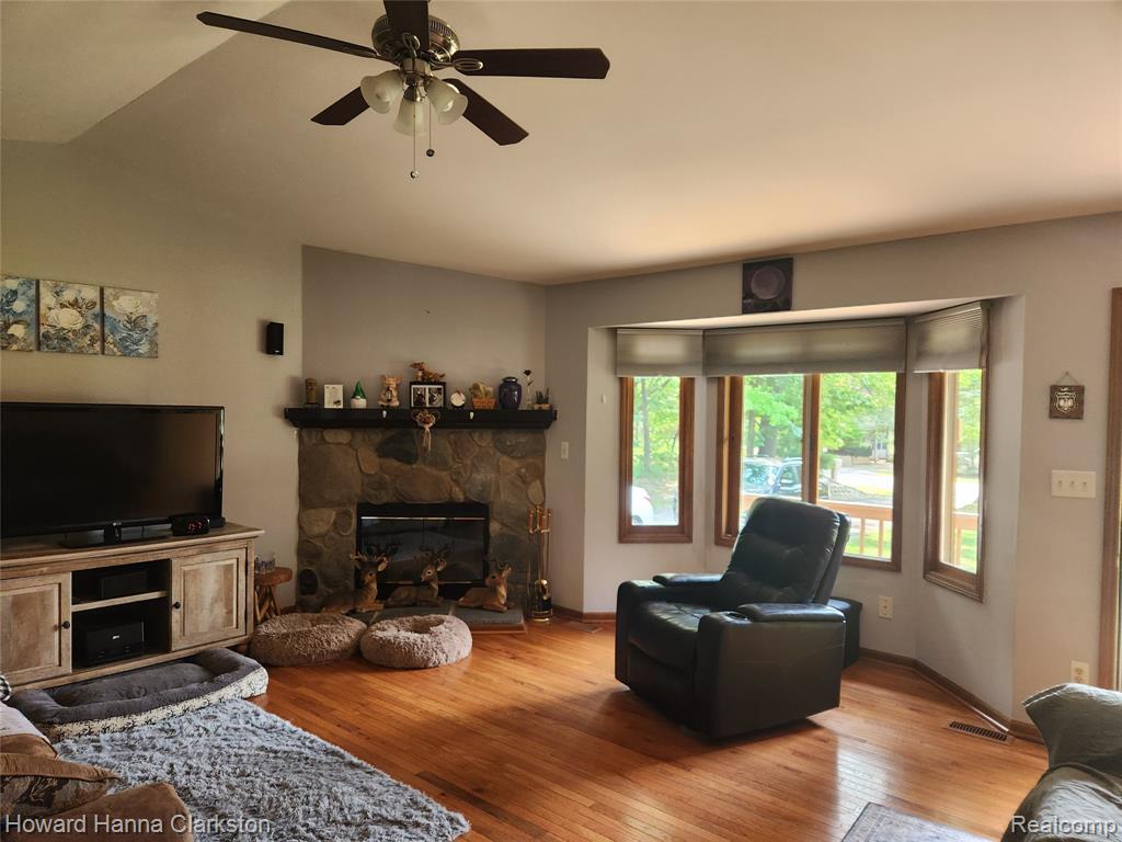 9770 Cedar Island Road, White Lake, MI — Photo 11