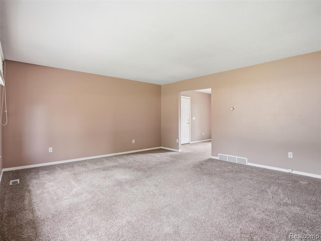 2439 N Long Lake Road, Fenton, MI 48430 — Photo 3
