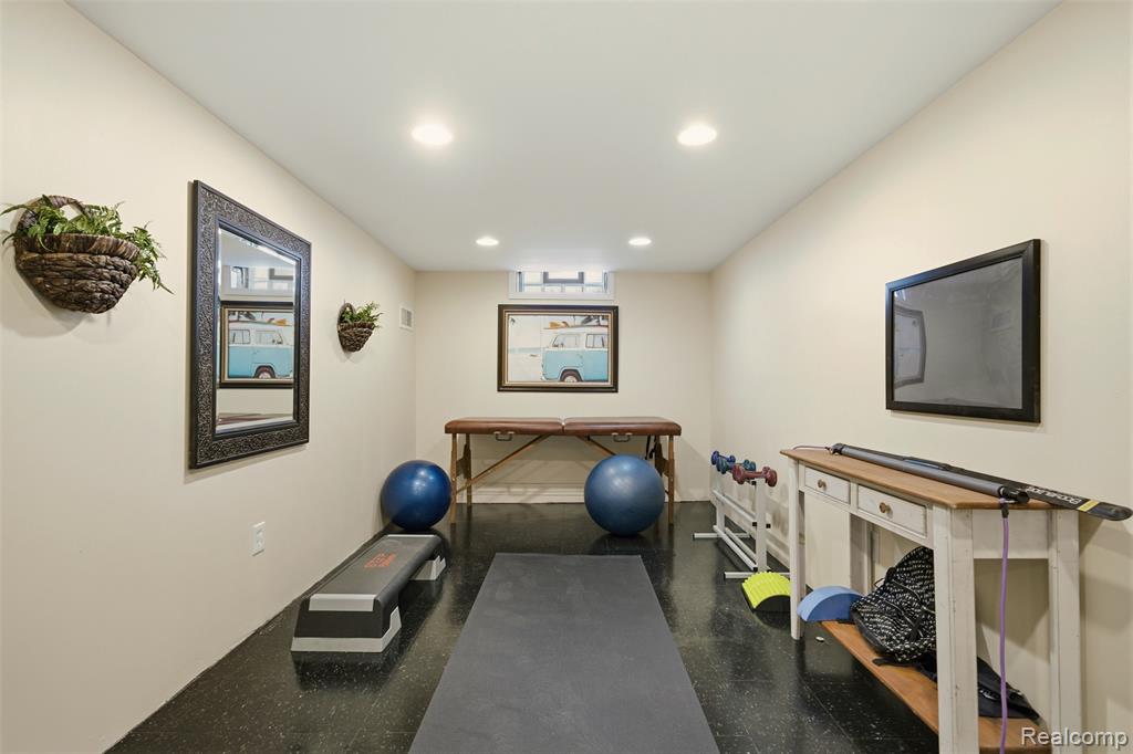 23008 Allor Street, Saint Clair Shores, MI 48082 — Photo 48