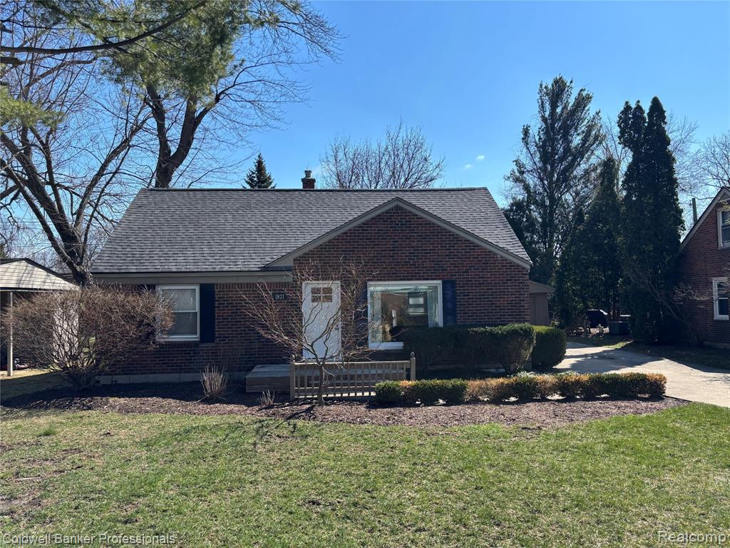 1921 Beverly Street, Sylvan Lake, MI 48320 — Photo 2