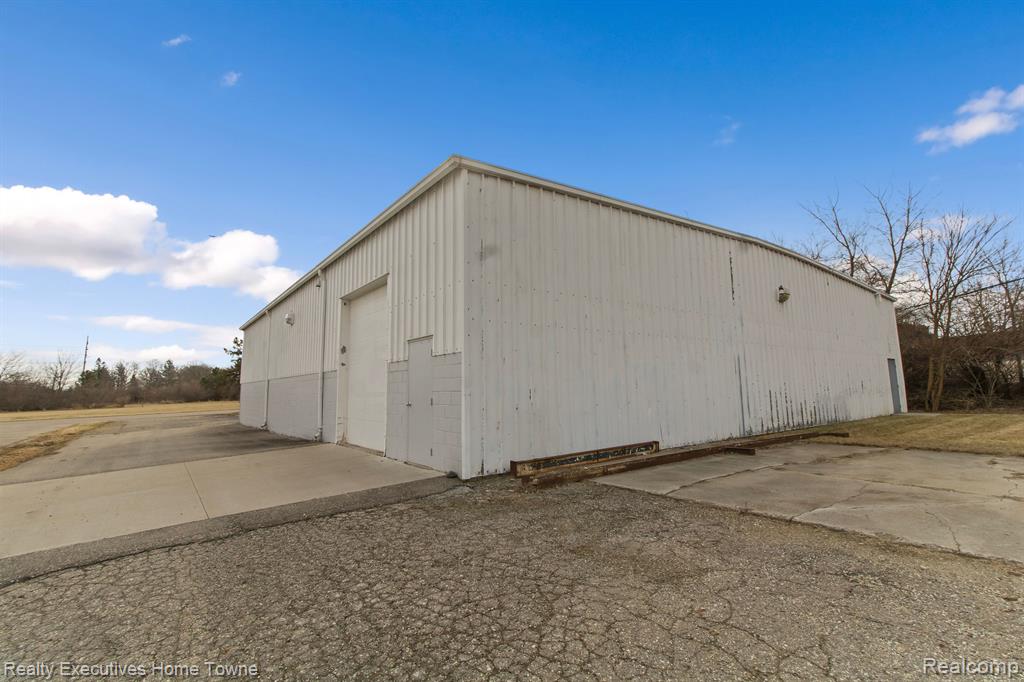 840 WHITNEY Drive, Lapeer, MI 48446 — Photo 40