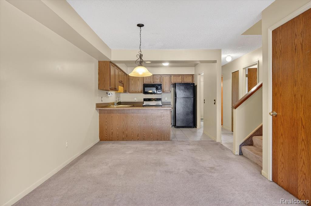 4364 S Meadow Drive, Waterford, MI 48329 — Photo 16