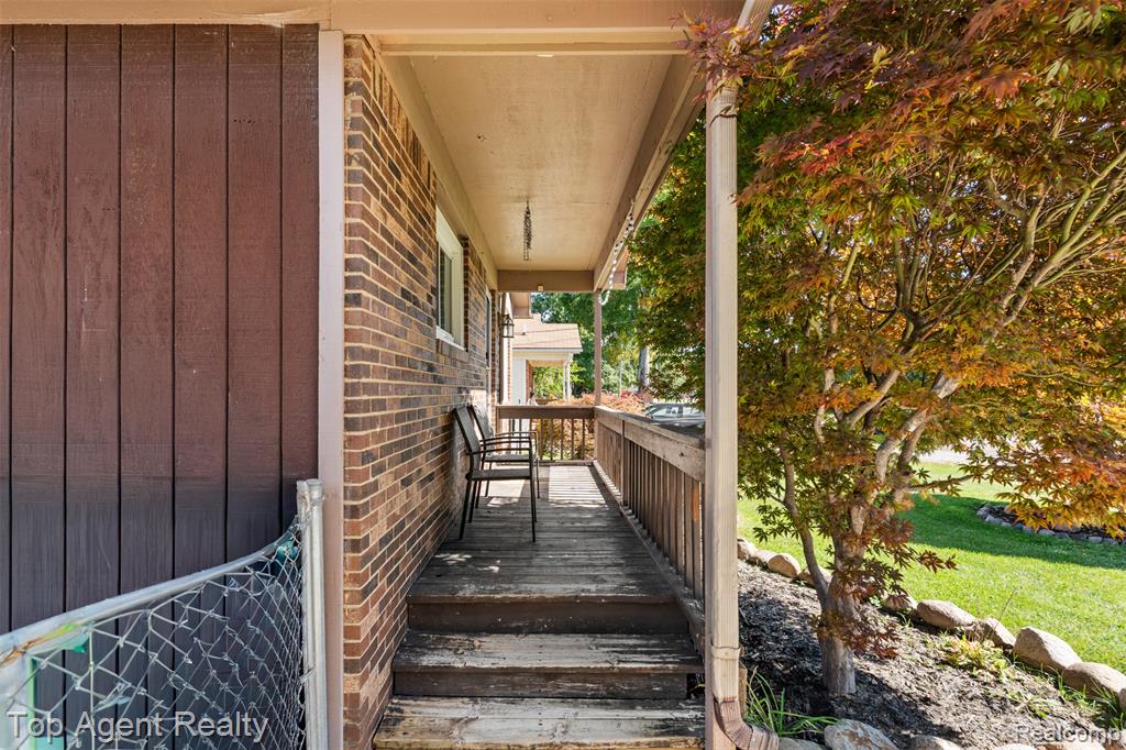 49431 Fuller Road, Chesterfield, MI — Photo 4
