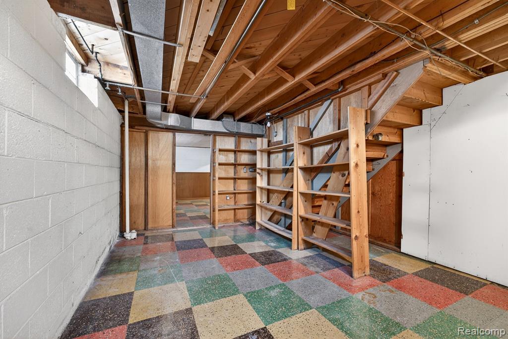 8300 Kinmore Street, Dearborn Heights, MI 48127 — Photo 24