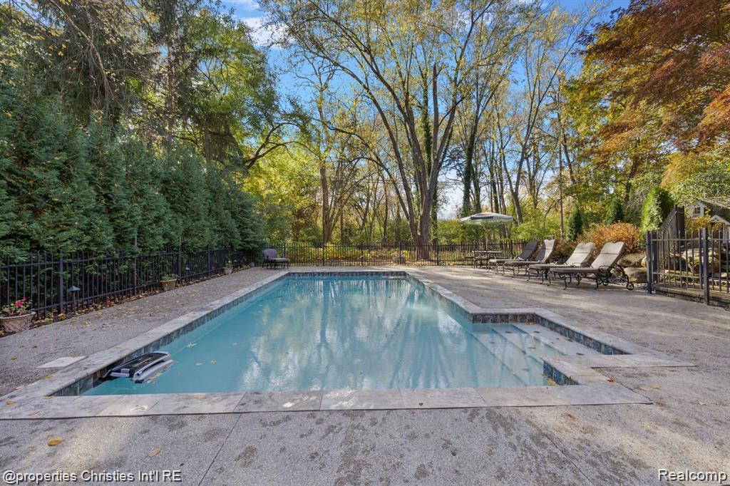 633 Hawthorne Street, Birmingham, MI 48009 — Photo 9