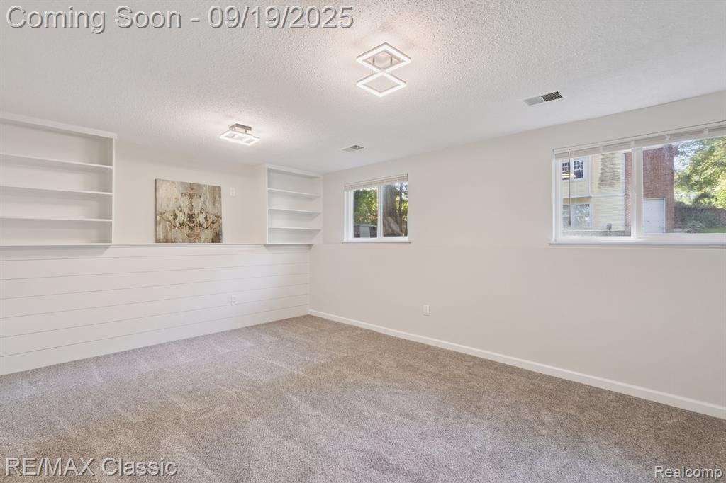 4335 Leroy Court, White Lake, MI 48383 — Photo 12