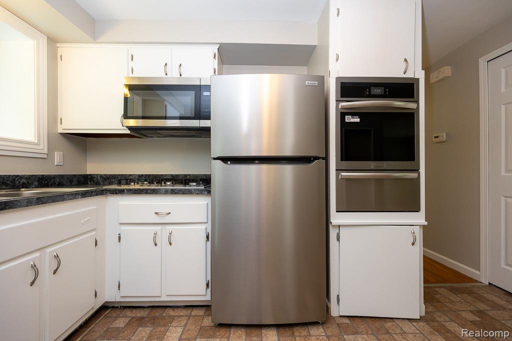8040 Alton Street, Canton, MI 48187 — Photo 10