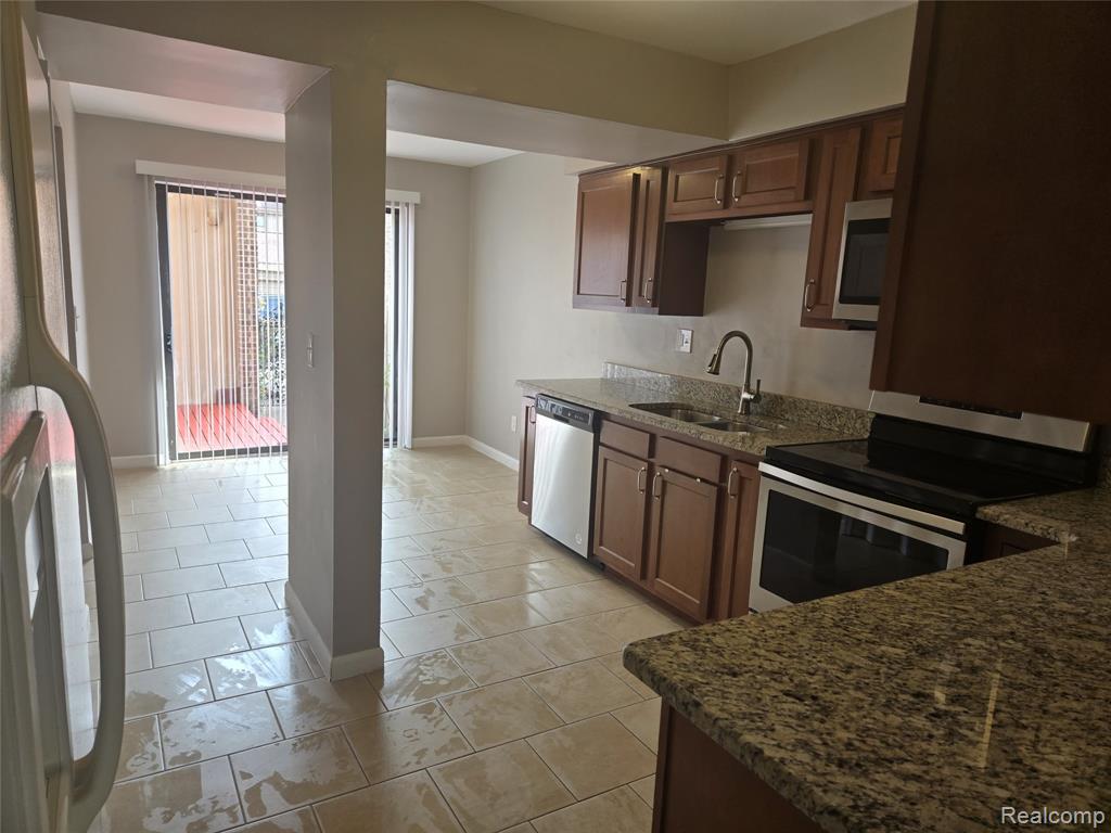 5353 Wright Way W, West Bloomfield, MI — Photo 12