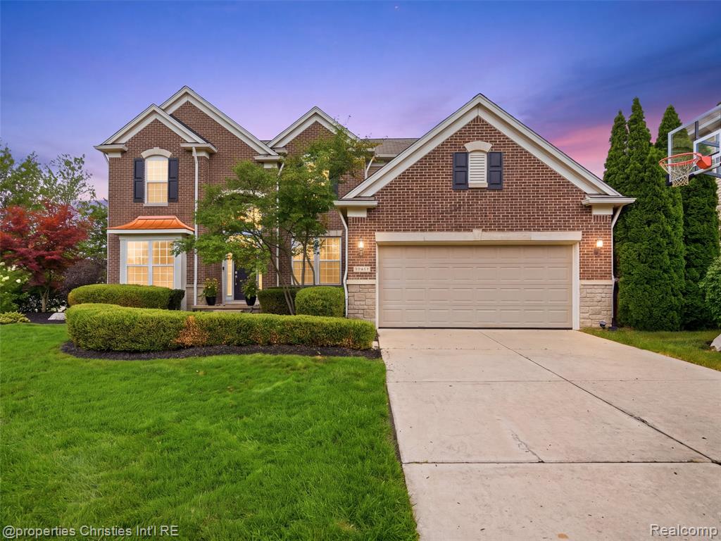 24307 Padstone Dr, South Lyon, MI 48178