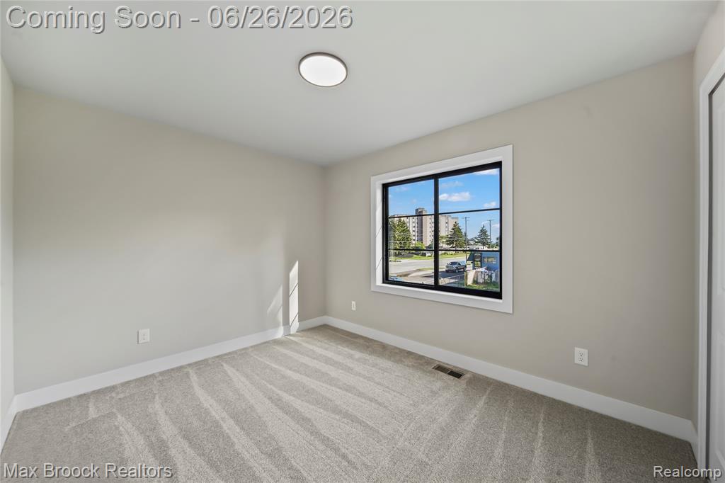 34575 Jefferson Avenue, Harrison Township, MI — Photo 20