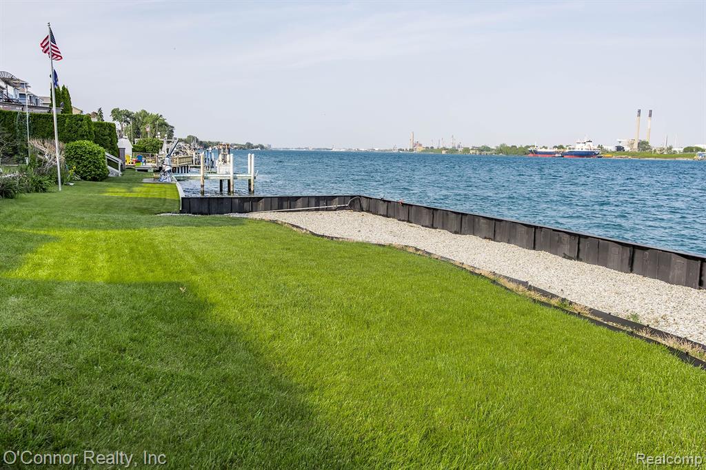 105 Gratiot Boulevard, Marysville, MI 48040 — Photo 36