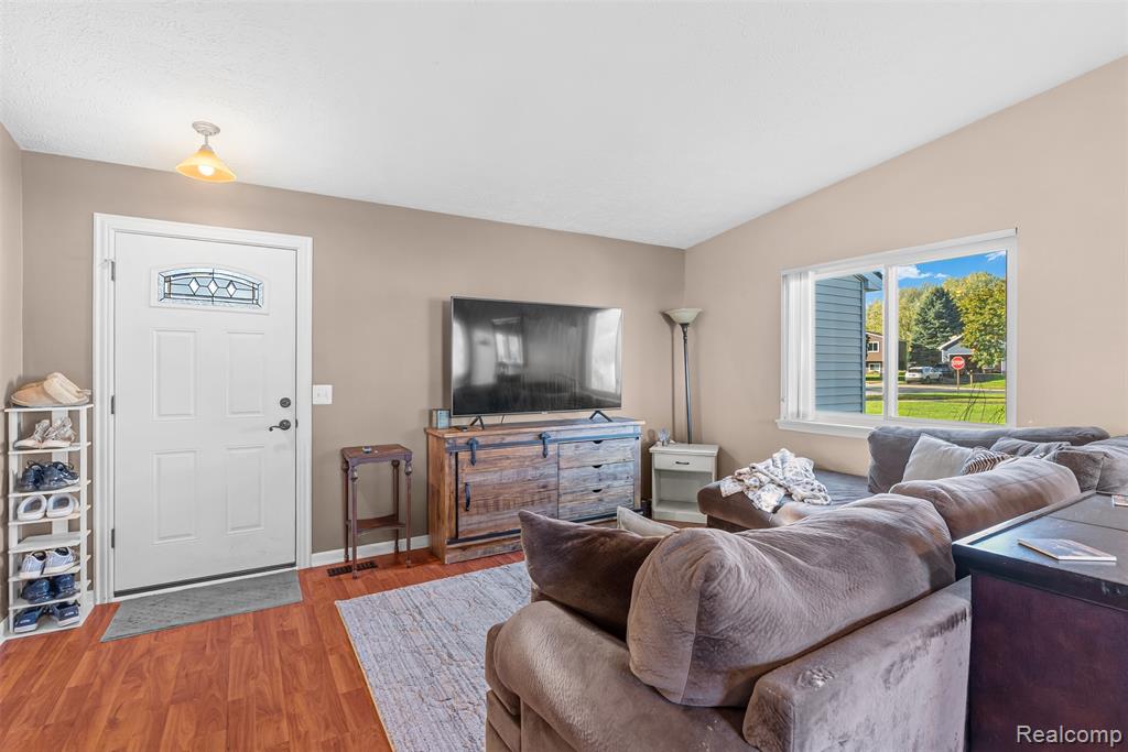 105 Turtle Trace, Pinckney, MI 48169 — Photo 8