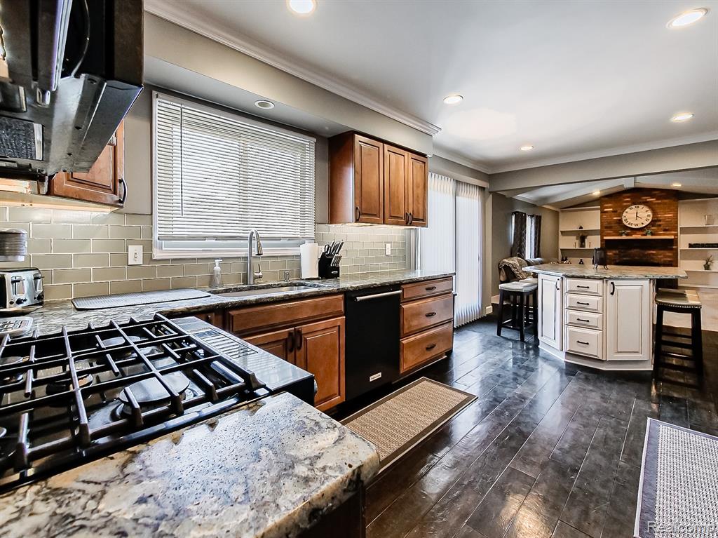 25911 Buckminster Drive, Novi, MI — Photo 7