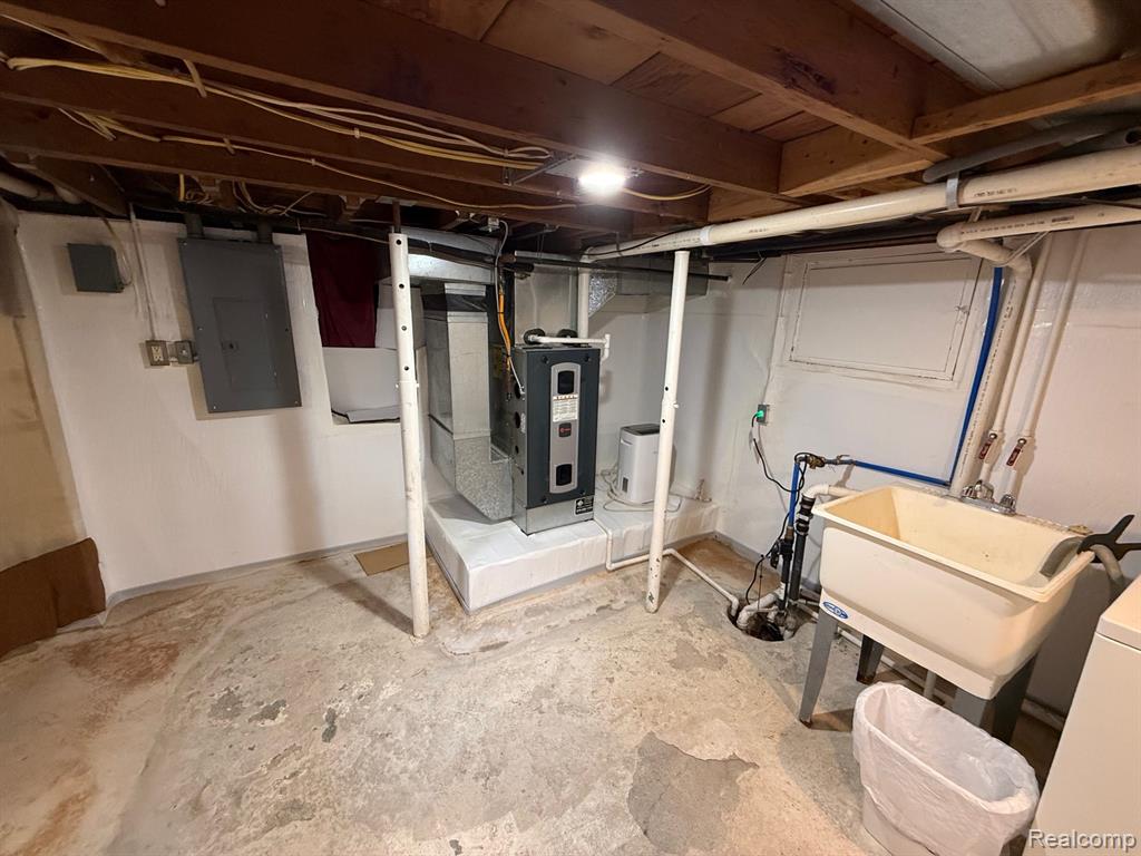 958 N Cass Avenue, Vassar, MI 48768 — Photo 14