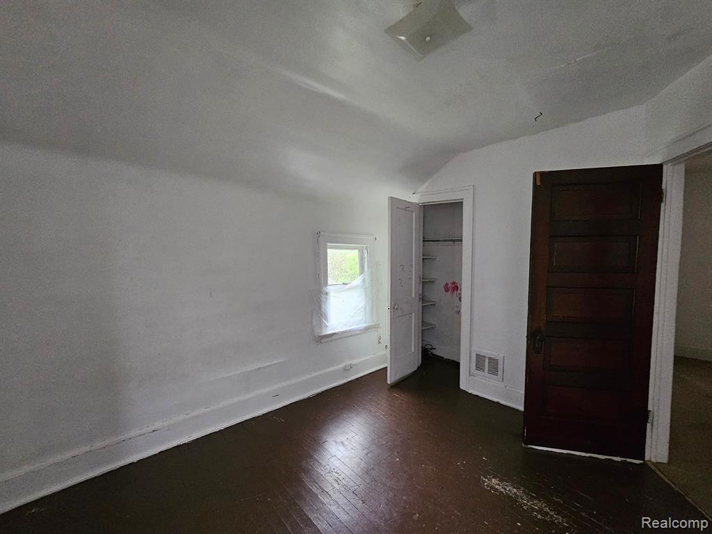 10126 WOODLAWN Street, Detroit, MI 48213 — Photo 24