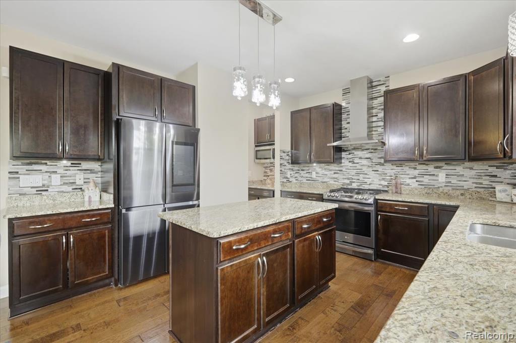 4810 E Stonegate Circle, Lake Orion, MI — Photo 17