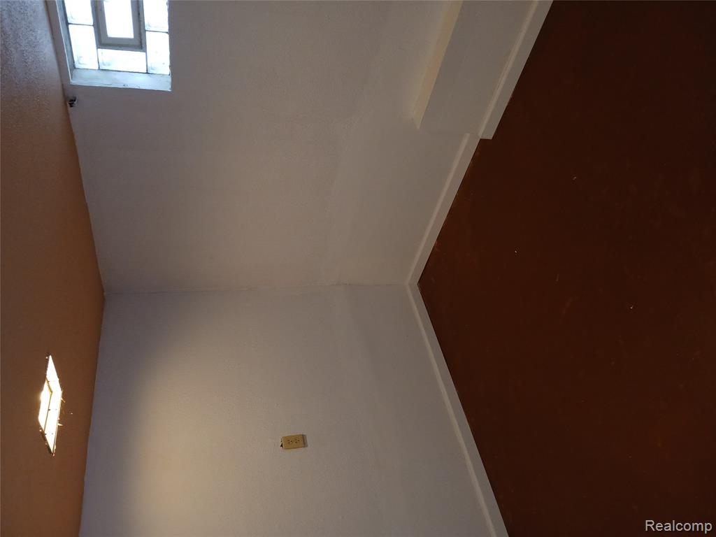186 Mason Avenue, Norton Shores, MI 49441 — Photo 17