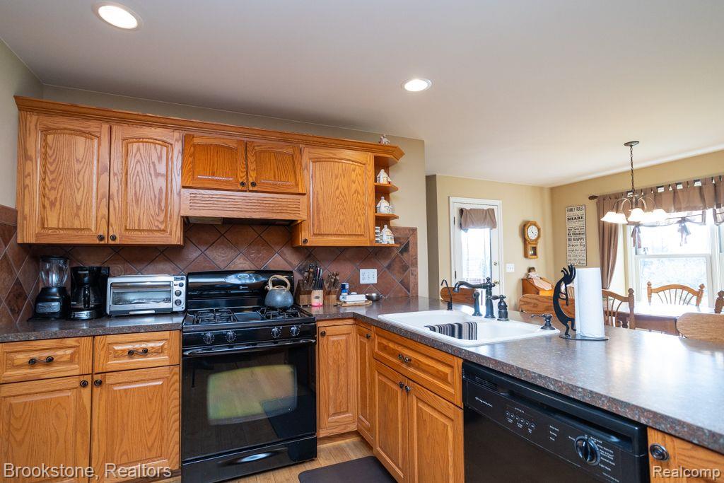 8786 COUNTRY MANOR Drive, Bruce, MI 48065 — Photo 8