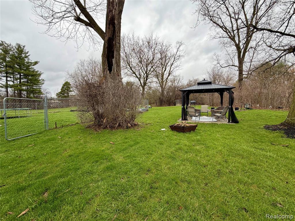3498 Mackin Road, Flint, MI 48504 — Photo 6