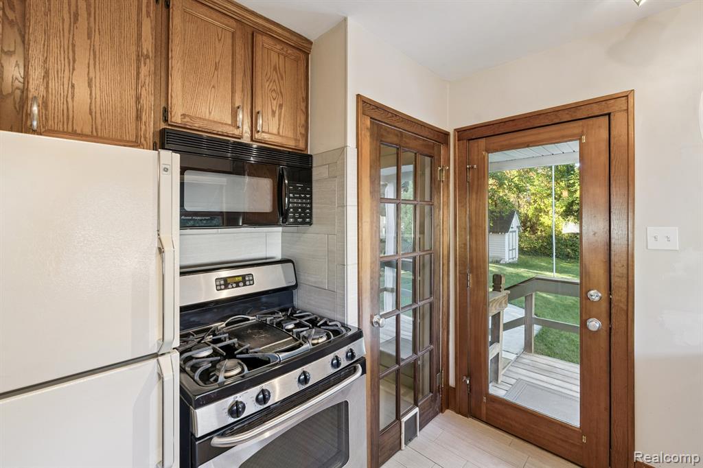 624 E Main Street, Brighton, MI 48116 — Photo 23