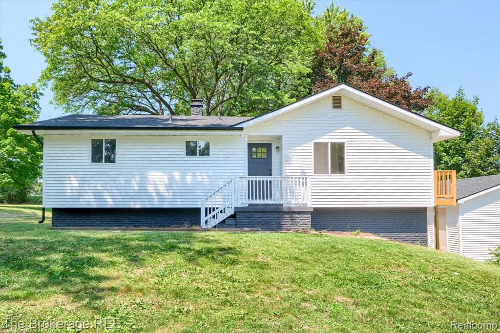 1401 Hillside Drive, Flint, MI 48532 — Photo 2