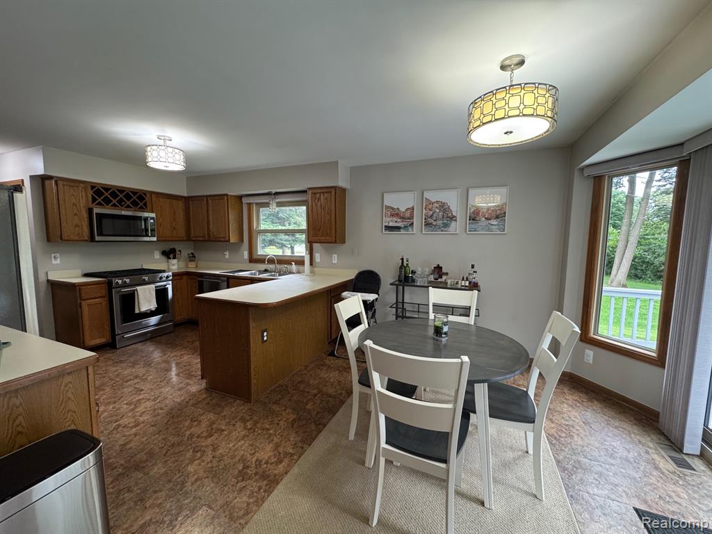5851 Kingfisher Lane, Clarkston, MI — Photo 19