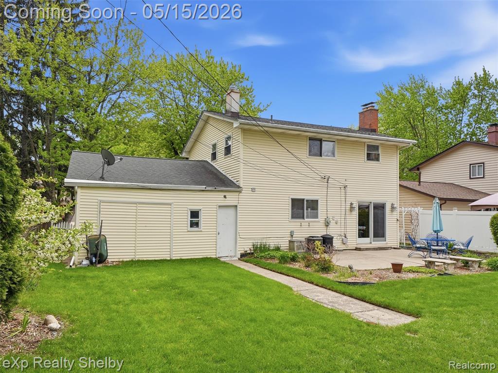 40753 Irval Drive, Sterling Heights, MI 48313 — Photo 33