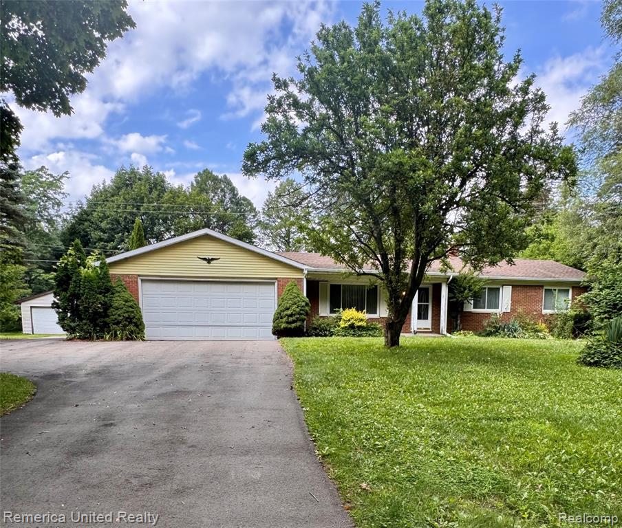 500 Keddle Road, Howell, MI 48843 — front exterior