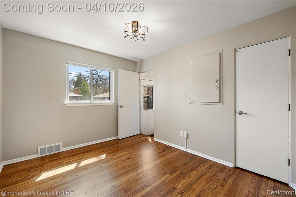 8441 Northfield Boulevard, Oak Park, MI 48237 — Photo 19