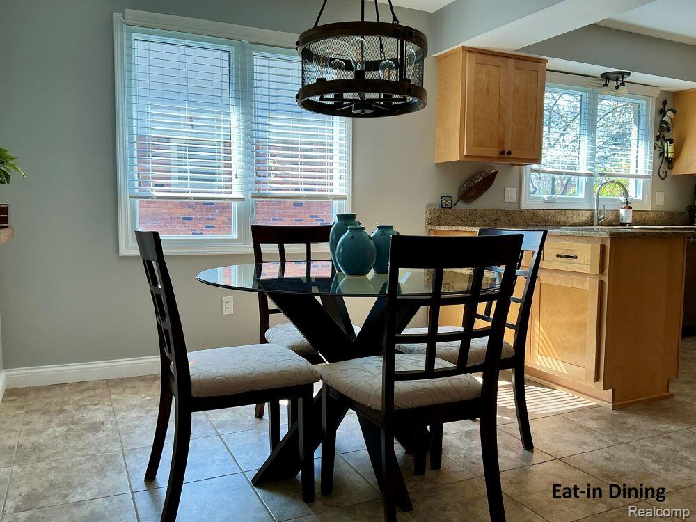 460 Streamview Court, Rochester Hills, MI 48309 — Photo 6