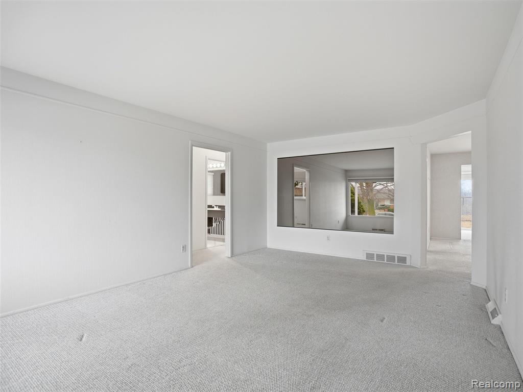 7697 Carrousel Boulevard, Westland, MI — Photo 17