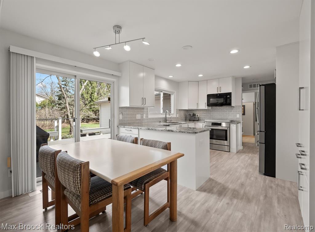 6540 Alderley Way, West Bloomfield, MI — Photo 15