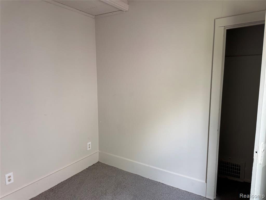 6490 Rosemont Avenue, Detroit, MI 48228 — Photo 9