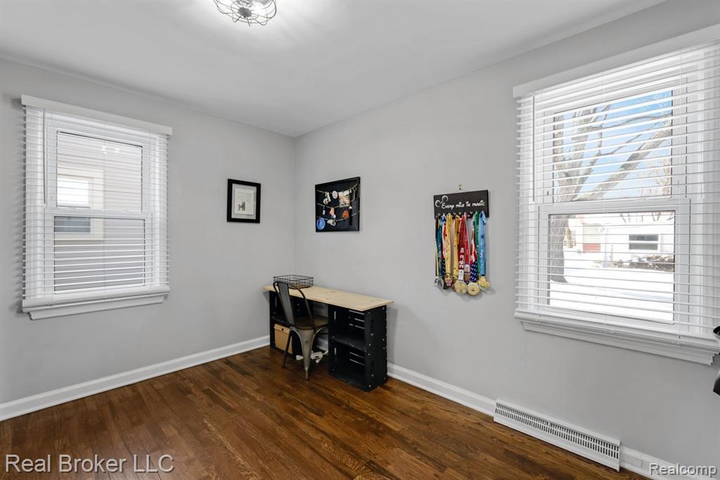 96 S ROSLYN Road, Waterford, MI 48328 — Photo 13
