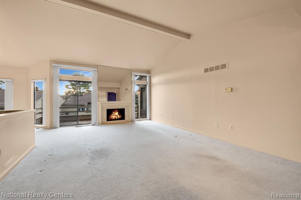 29214 W CHANTICLEER Drive, Southfield, MI 48034 — Photo 14