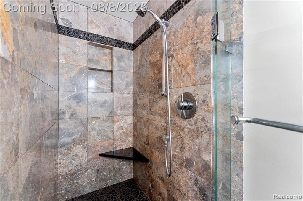 8751 Woodside Drive, Grosse Ile, MI 48138 — Photo 29