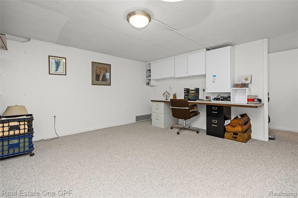 16904 Saint Paul Street, Grosse Pointe, MI 48230 — Photo 38