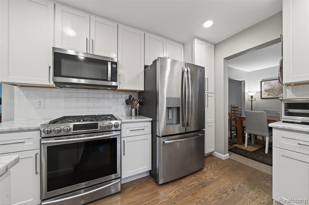 3960 Kings Point Drive, Troy, MI 48083 — Photo 6